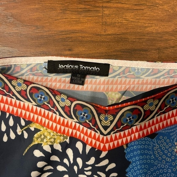 Jealous Tomato Floral Blouse Size M - Picture 4 of 4